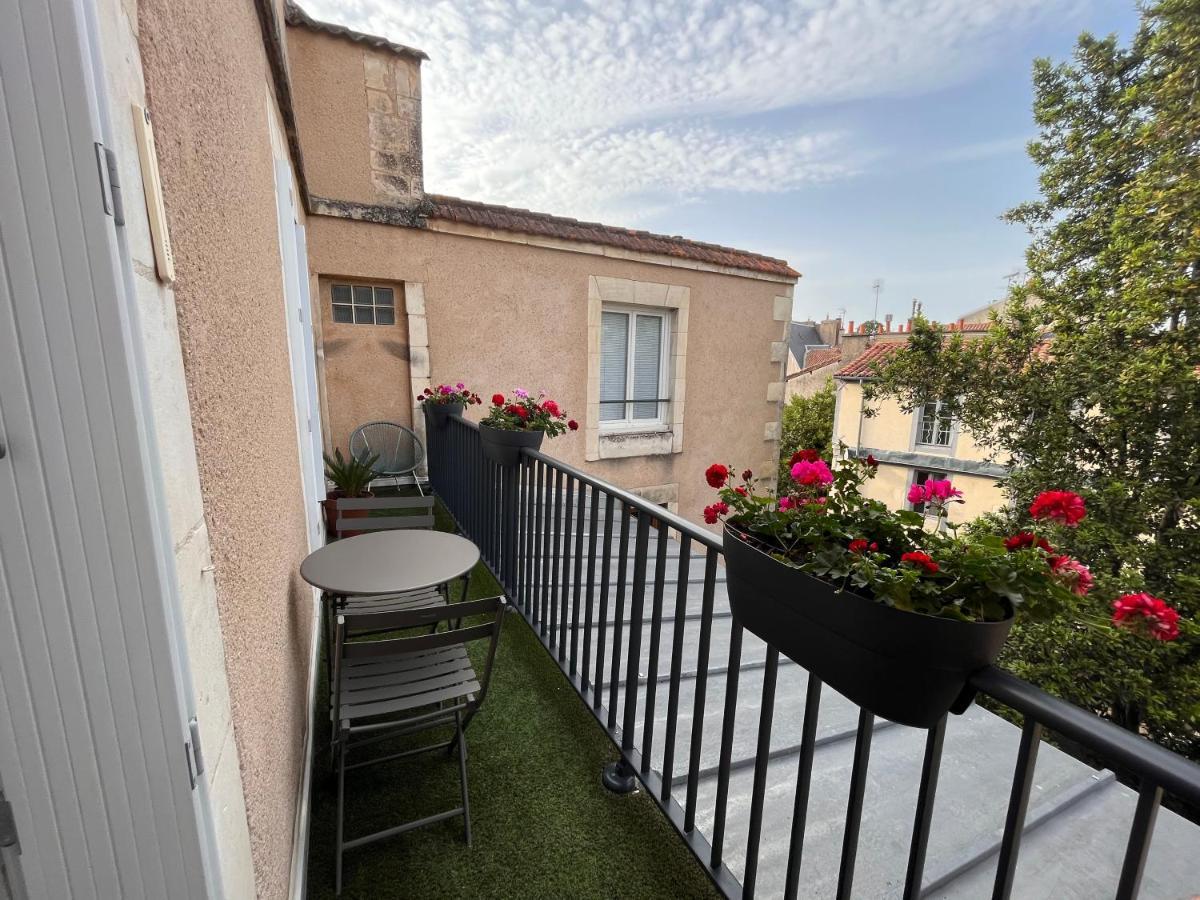 • Bel Appartement - Centre Historique De ปัวติเยร์ ภายนอก รูปภาพ