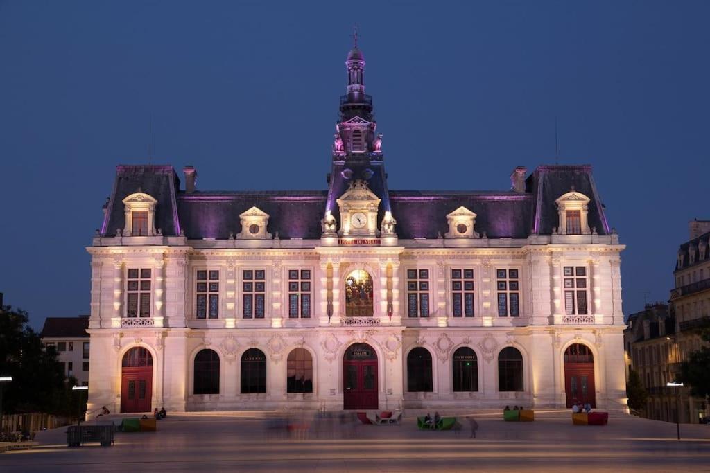 • Bel Appartement - Centre Historique De ปัวติเยร์ ภายนอก รูปภาพ
