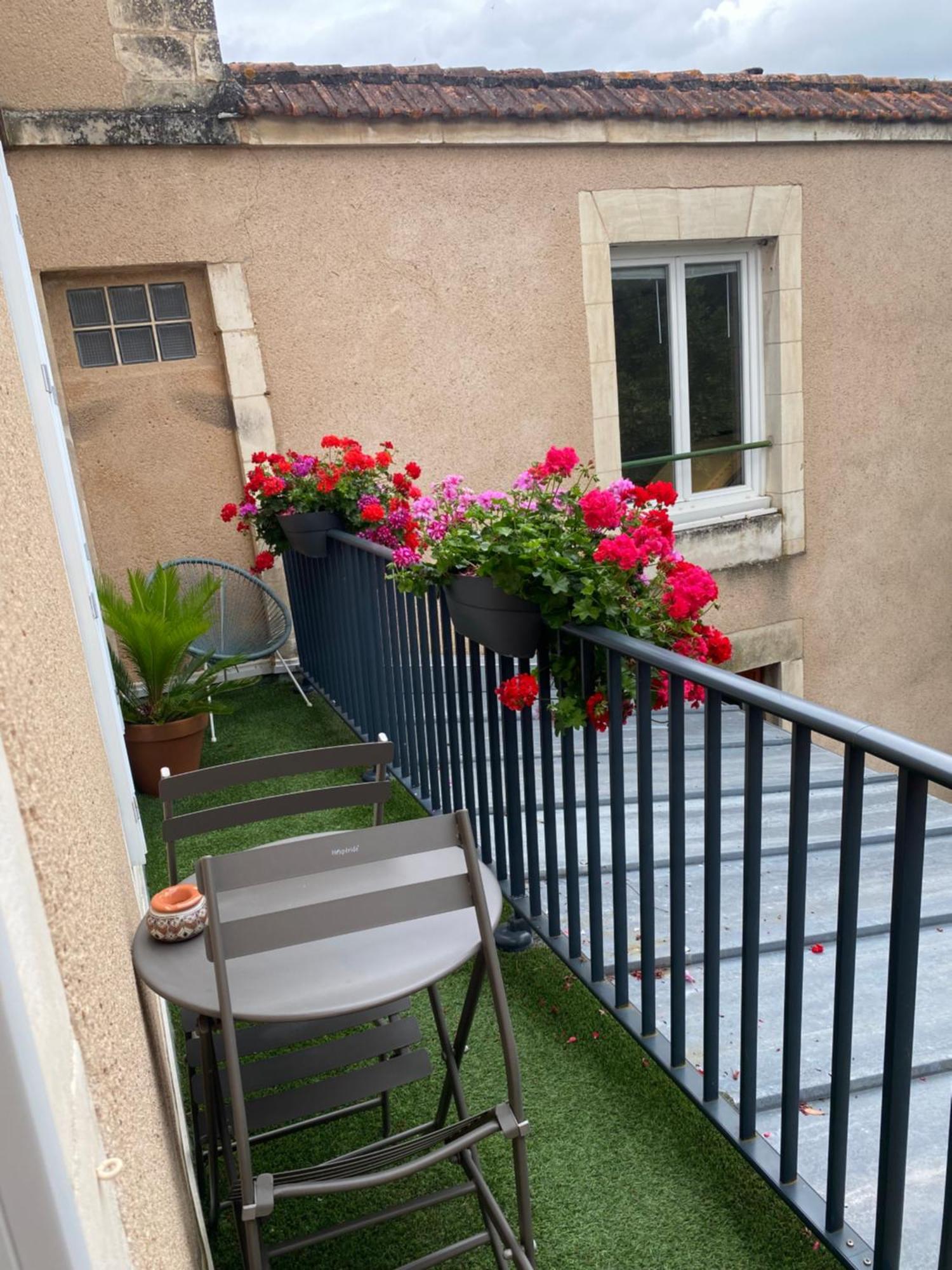 • Bel Appartement - Centre Historique De ปัวติเยร์ ภายนอก รูปภาพ
